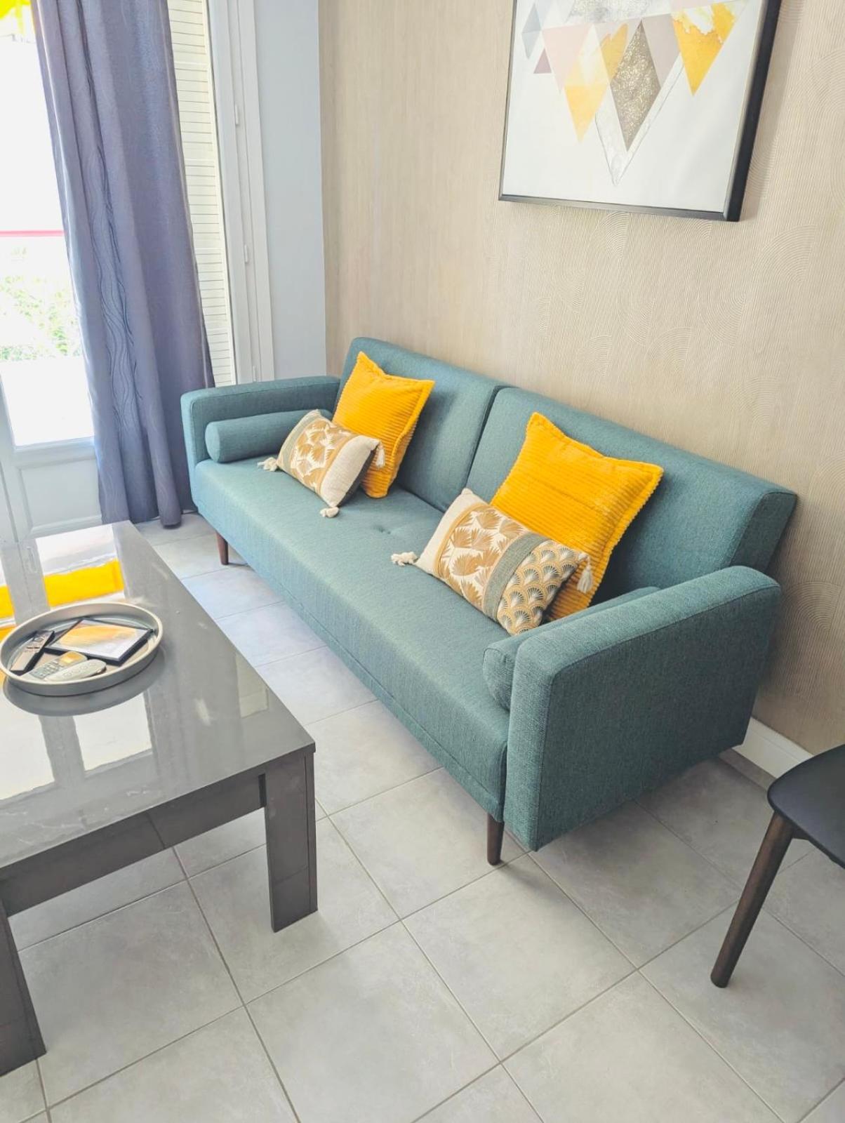 2 Bedroom Luxury Flat With Balcony Cannes Center المظهر الخارجي الصورة